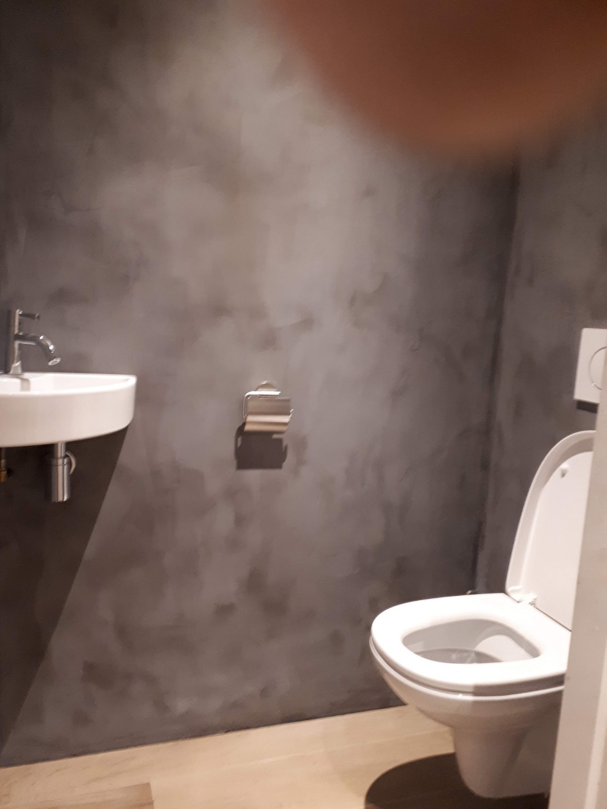 TV wc 1